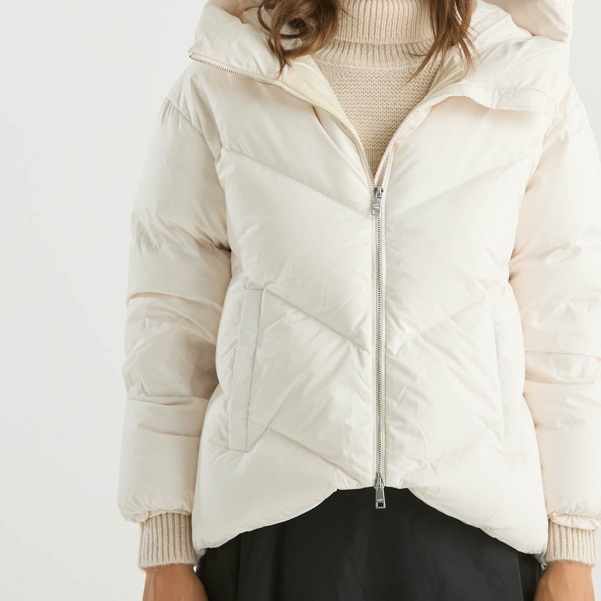 ADD piumino corto con cappuccio in tessuto panna