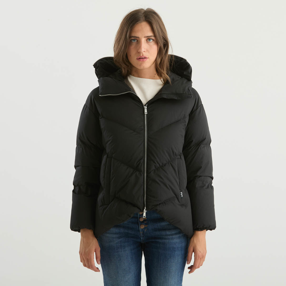 ADD piumino corto con cappuccio in tessuto nero