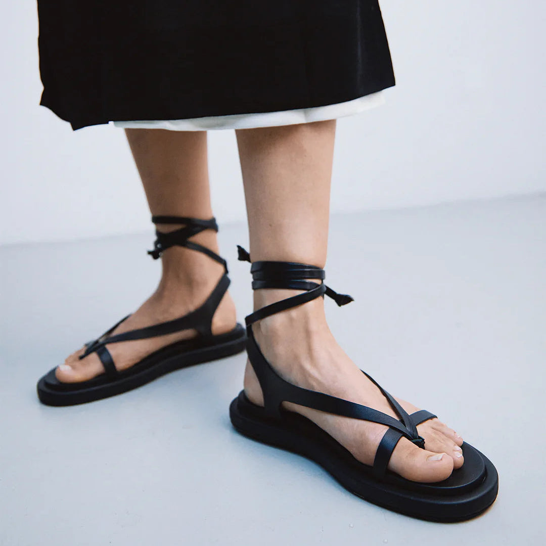 Poeve sandalo Flavia in pelle nera