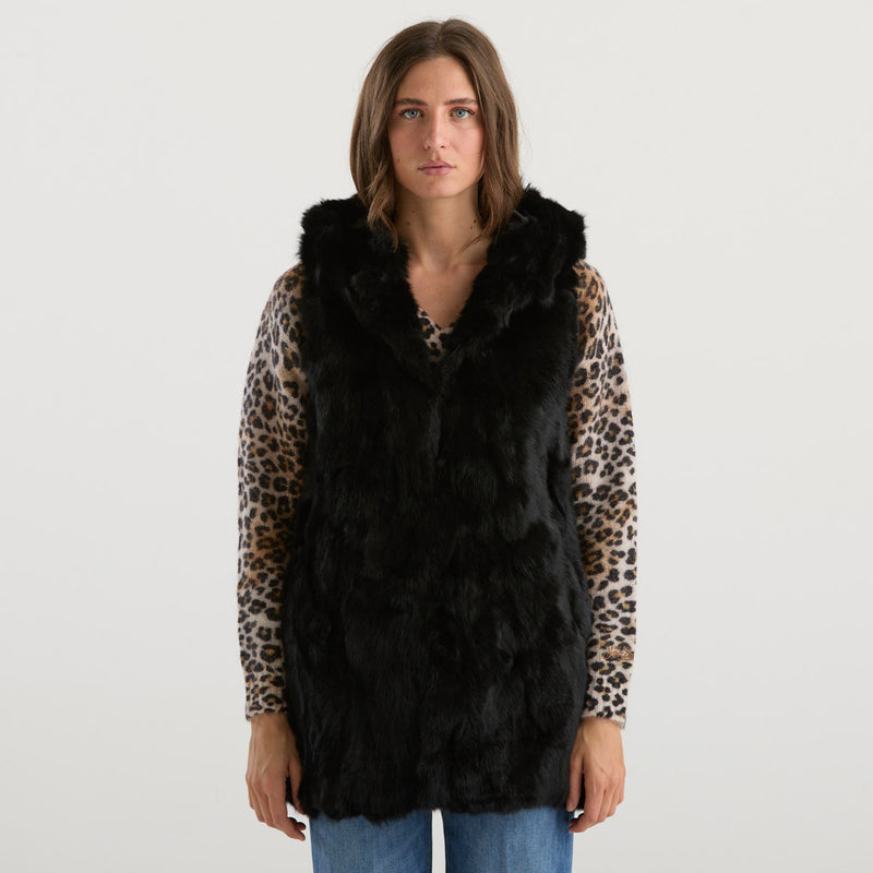 Blanche gilet in lapin con cappuccio nero