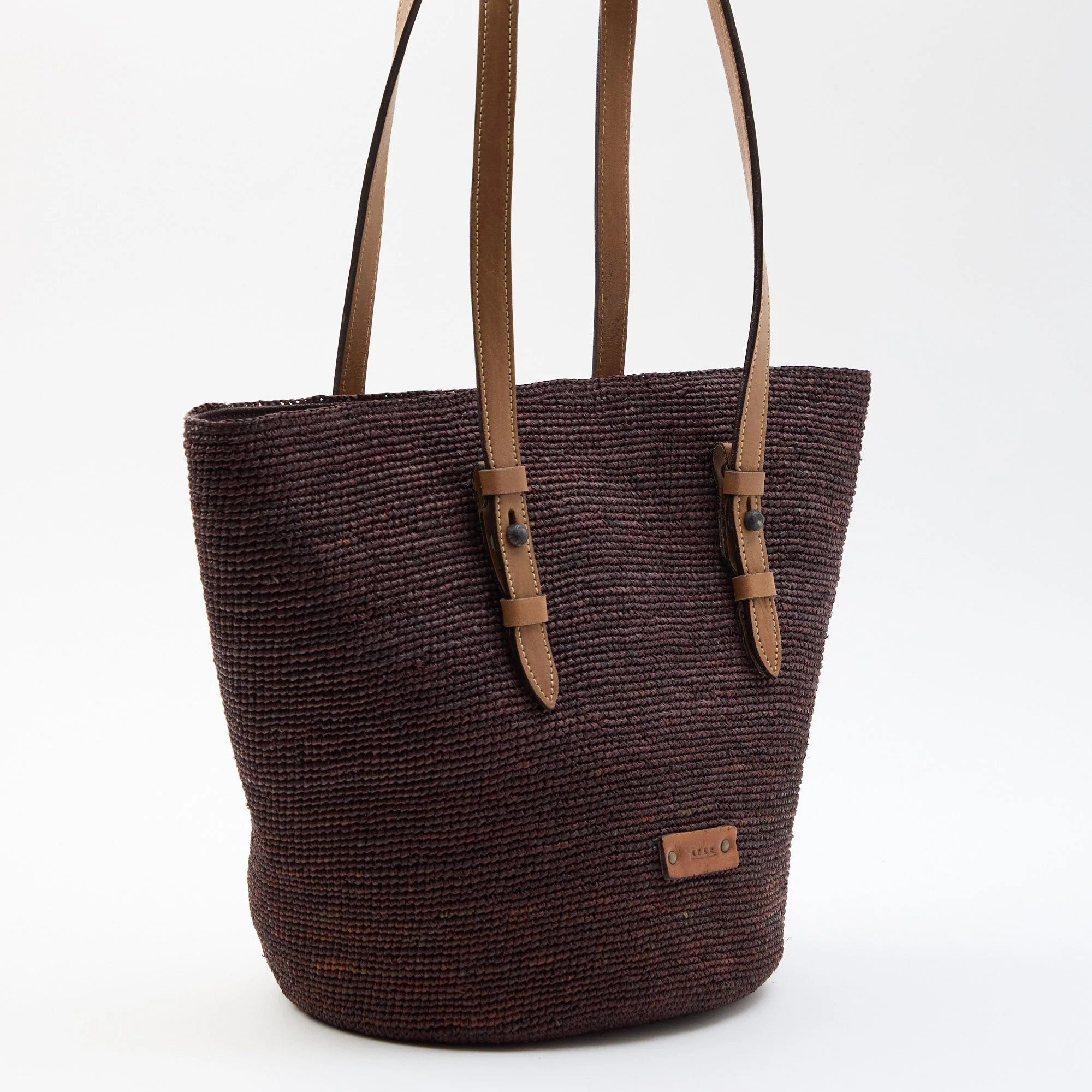 Afar borsa a spalla Kaluwa medium in raffia testa di moro