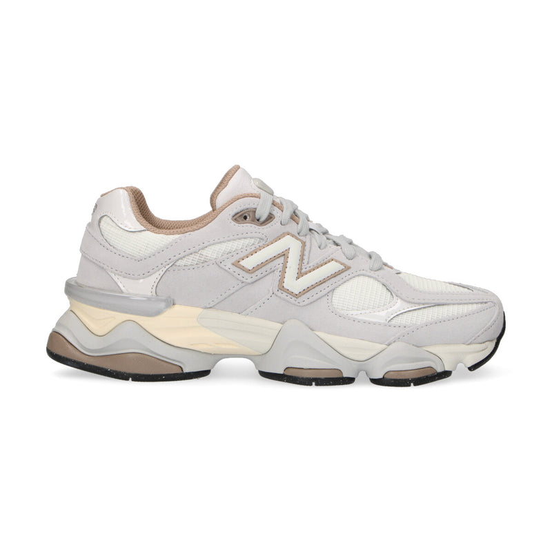 New Balance 9060 sneaker grigio chiaro