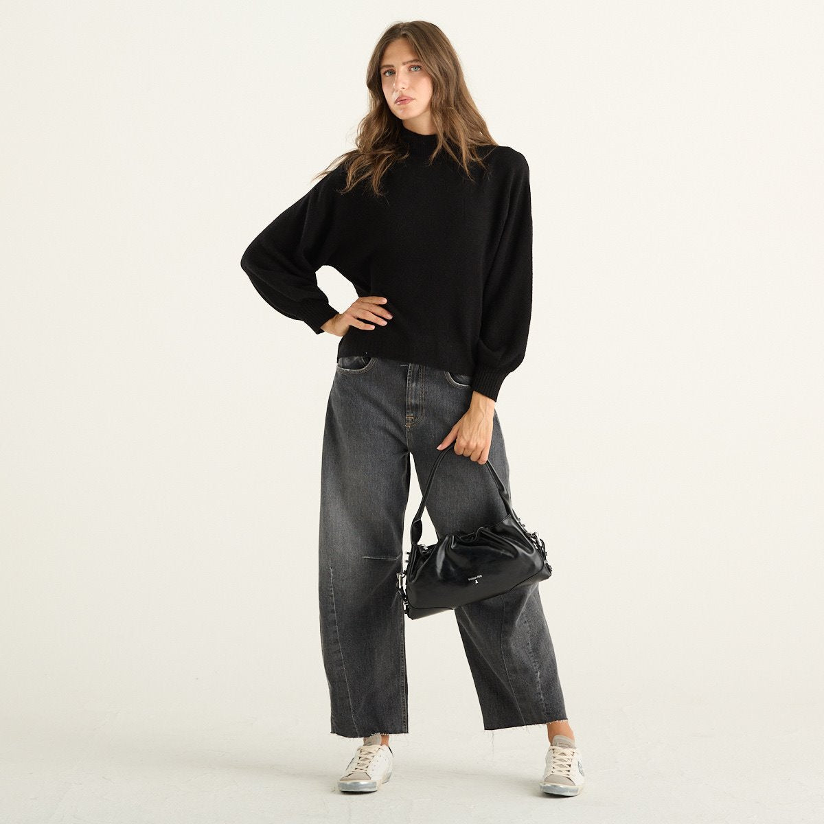 Haveone maglia donna nera con collo alto e maniche a palloncino