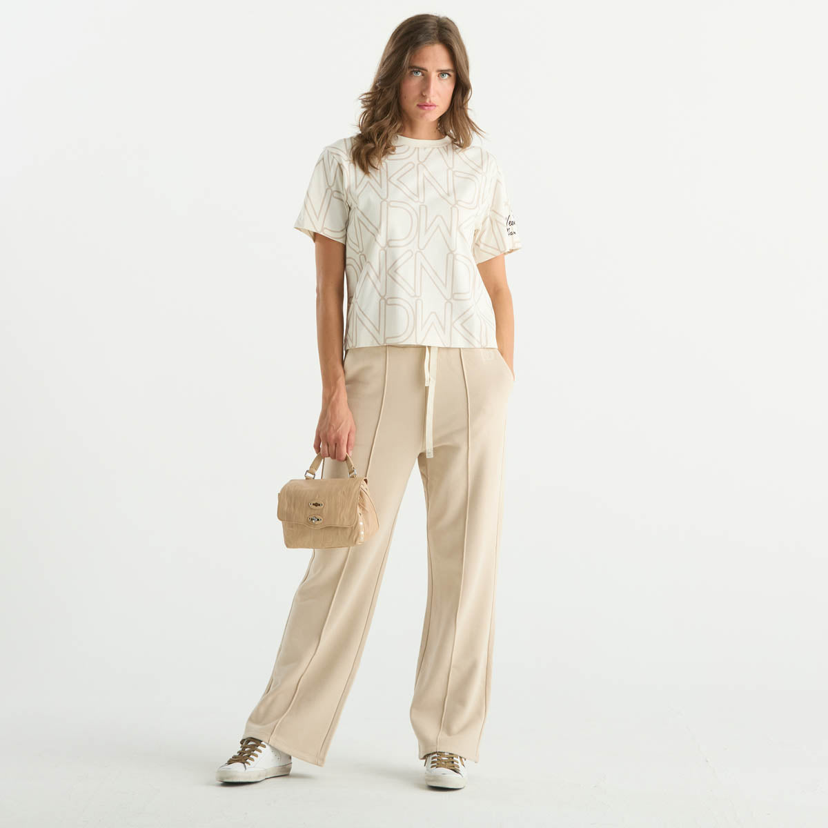 Maxmara t-shirt logata girocollo in tessuto panna