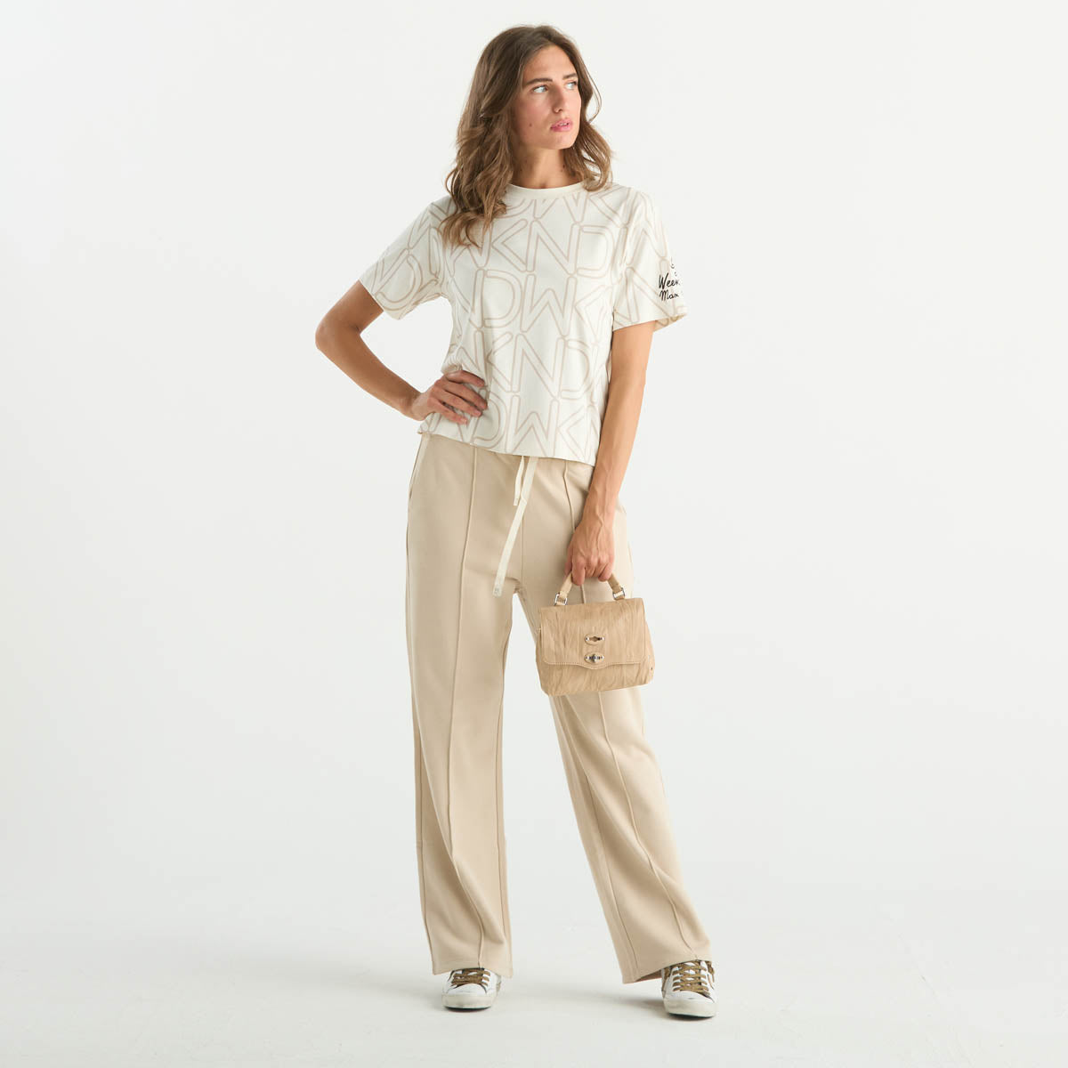 Maxmara t-shirt logata girocollo in tessuto panna