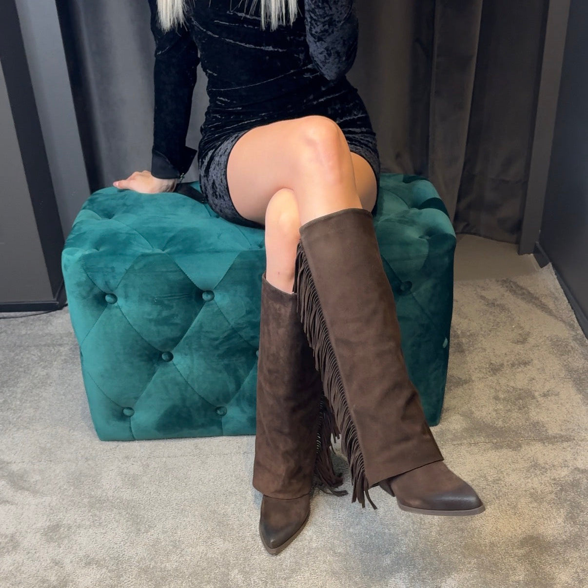 Ovyè stivale con frange in camoscio testa di moro