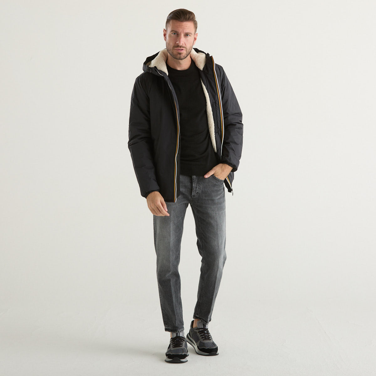 K-way giubbotto con cappuccio nero