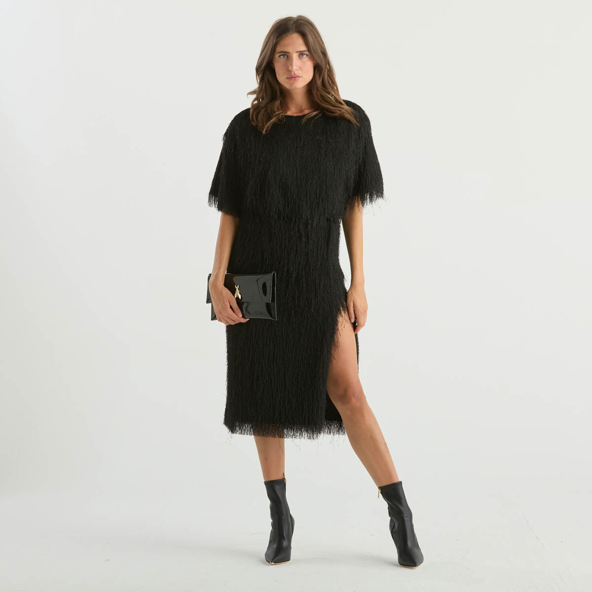 Solotre gonna midi frangiata in tessuto nero