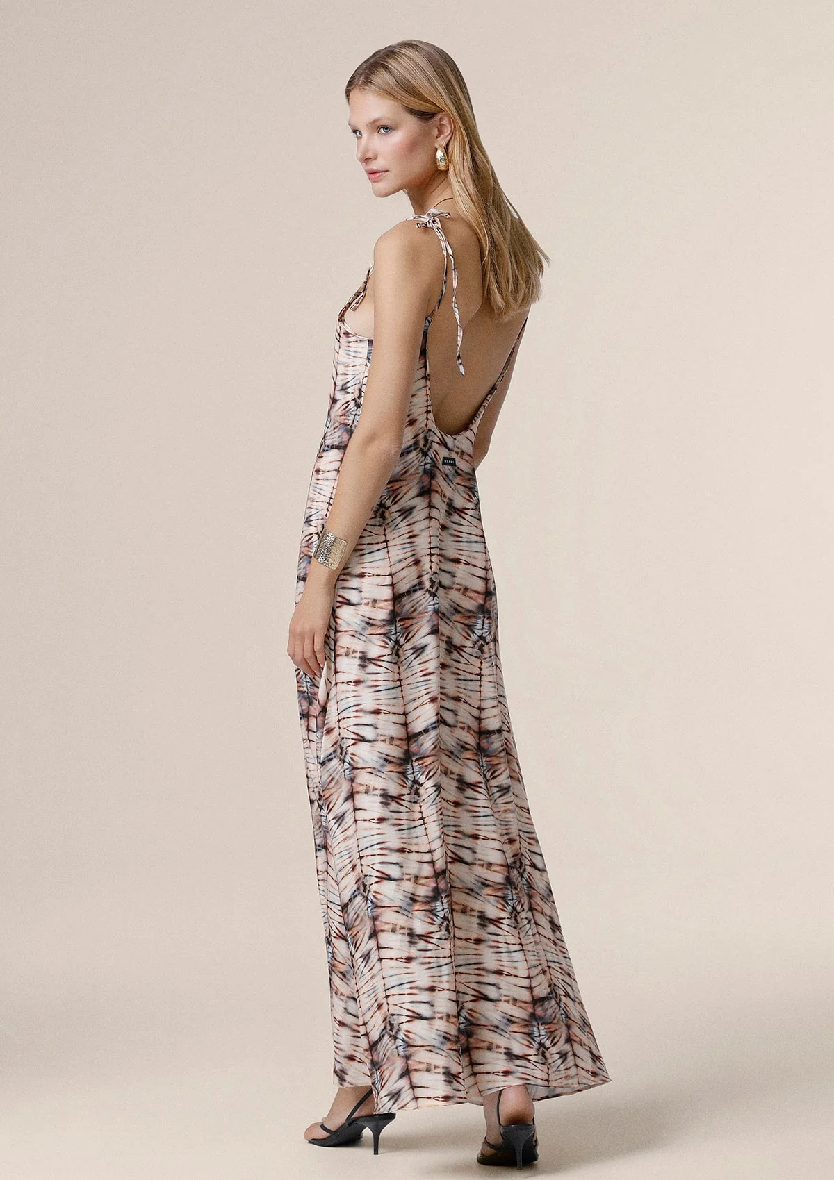 Me fui vestito lungo in fantasia panna