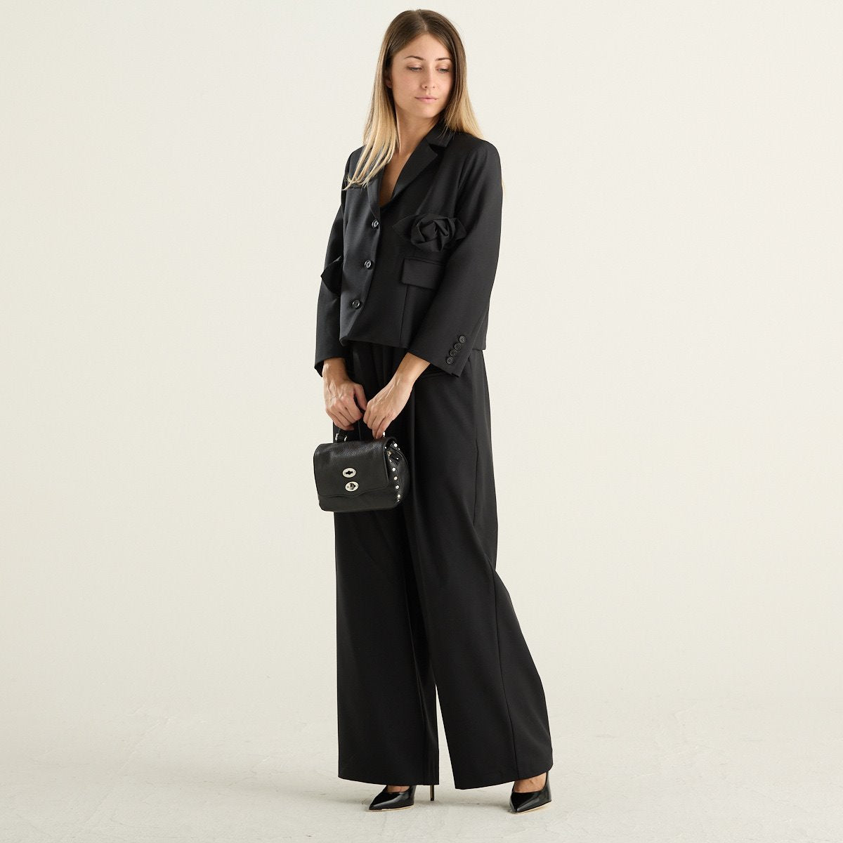 Meimeij blazer donna nero in misto lana con rose applicate