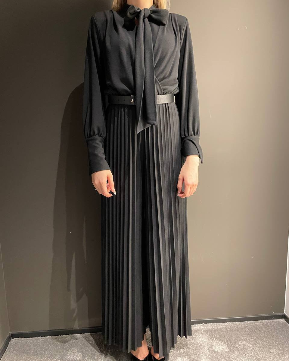 Souvenir tuta plissè in tessuto nera