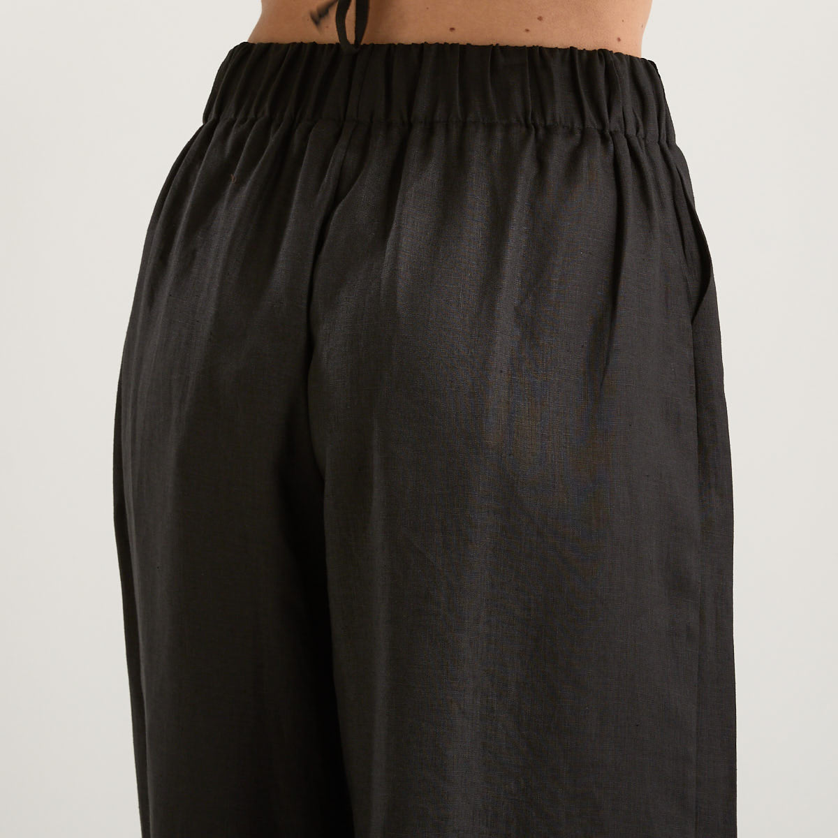 Actualee pantalone a palazzo in tessuto nero