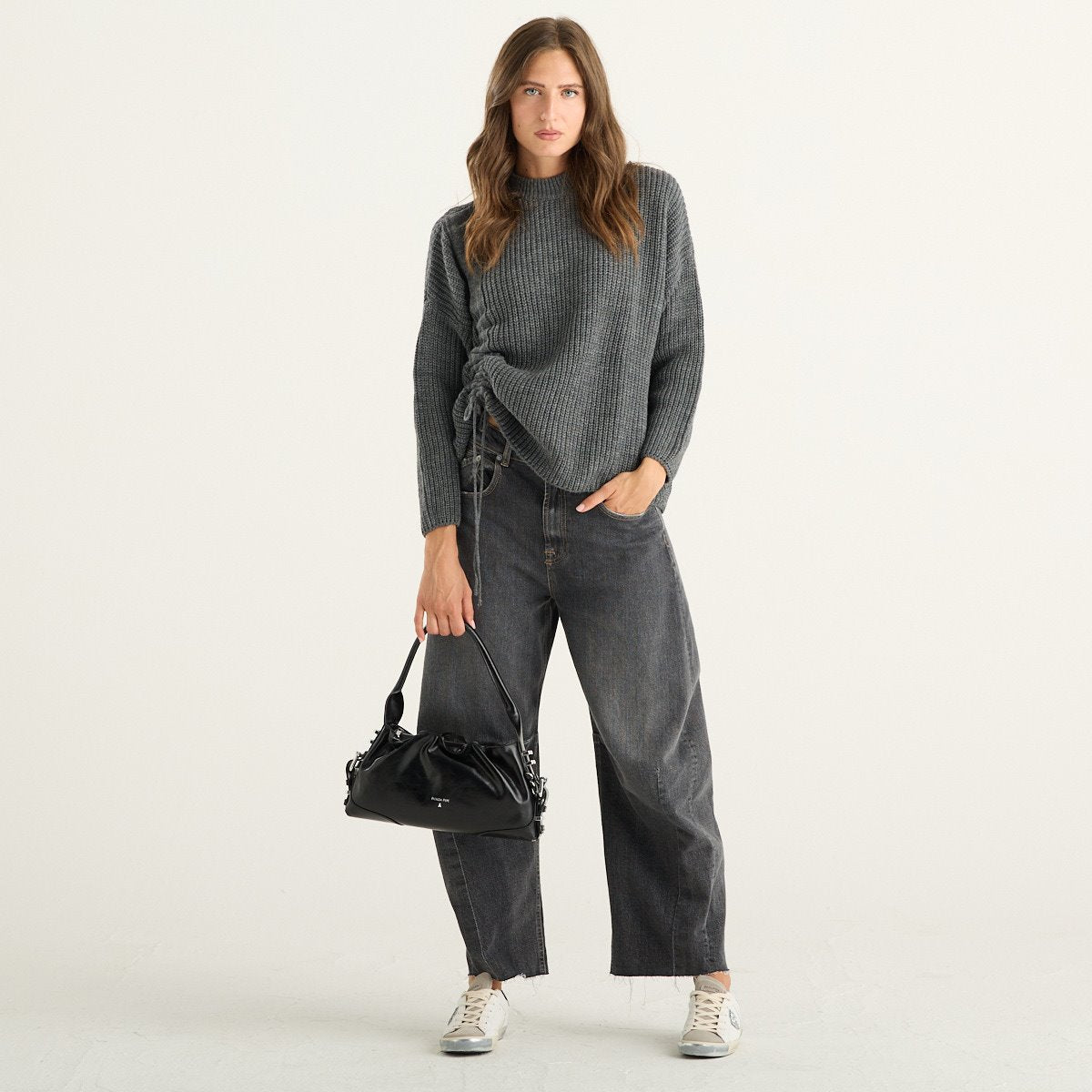Haveone maglia donna grigia a coste con collo alto e coulisse laterale