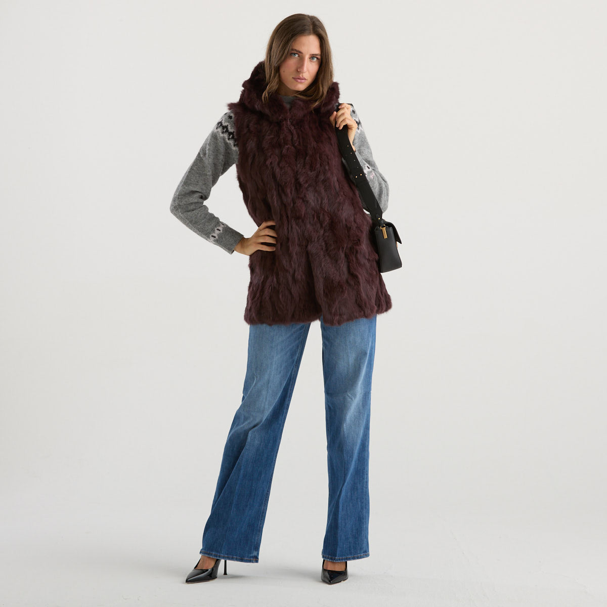 Blanche gilet in lapin con cappuccio bordeaux