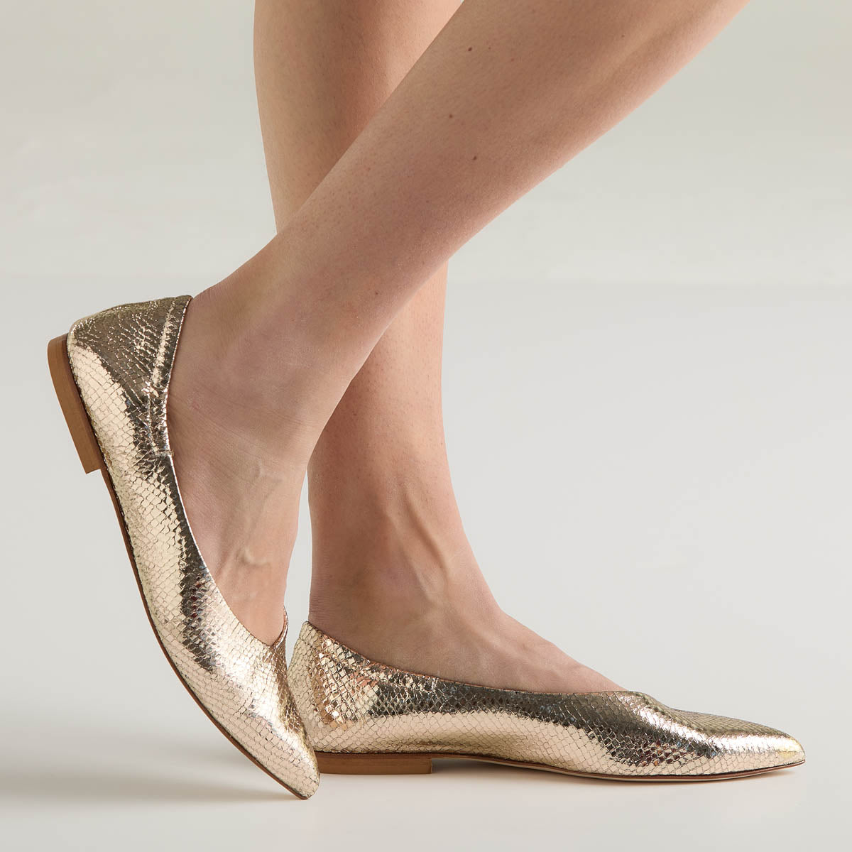 Anna F. ballerina in pelle squamata platino