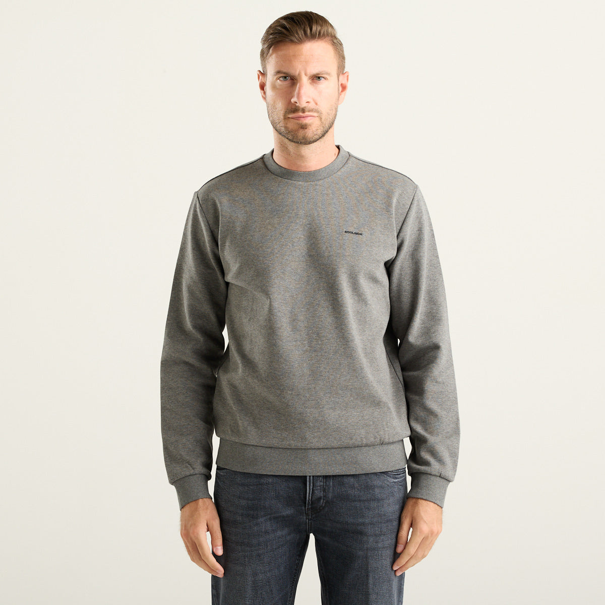 Woolrich felpa girocollo in misto cotone interlock con logo grigia