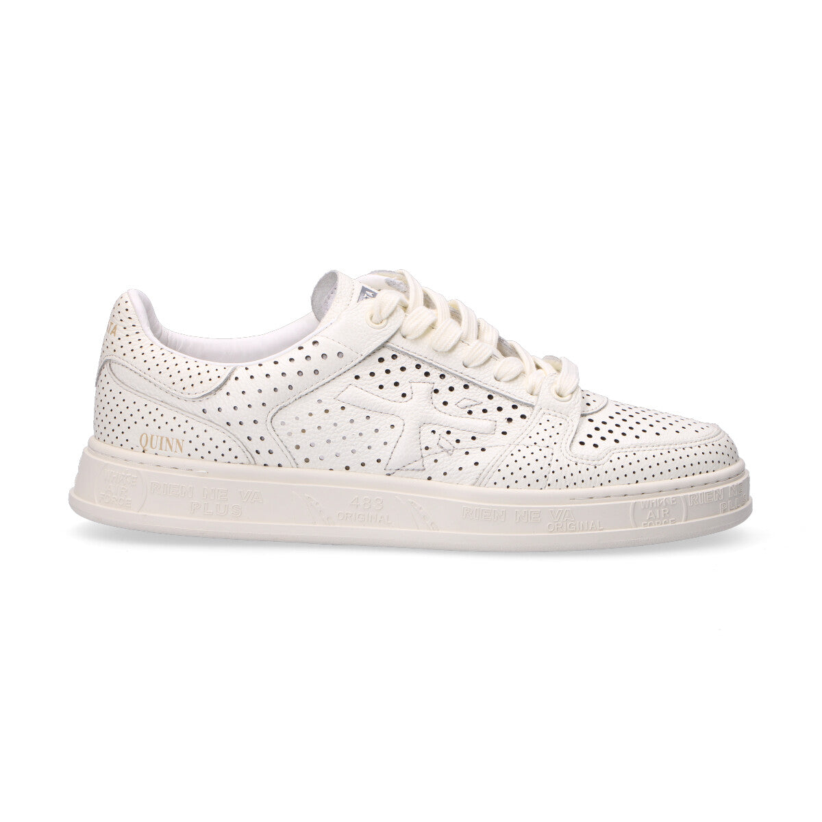 Premiata sneaker Quinn in pelle traforata panna
