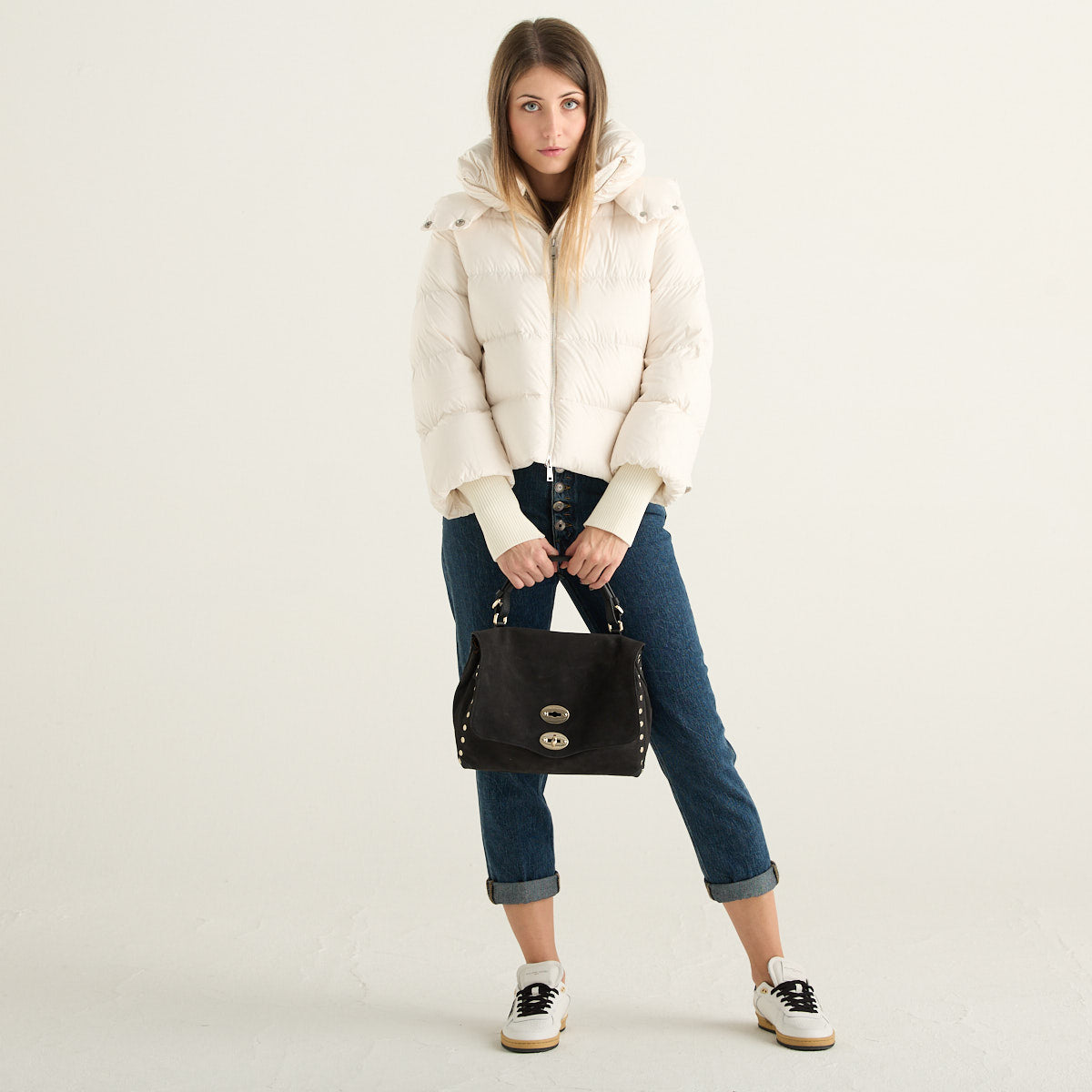 ADD Piumino Donna Bianco Panna Corto con Cappuccio, Zip Frontale e Polsini in Maglia