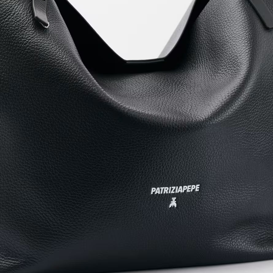 Patrizia Pepe borsa shopping Never Complete in pelle martellata nera