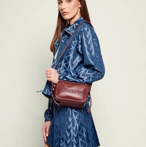 Patrizia Pepe borsa crossbody (IM)PERFECTION mini in pelle bordeaux