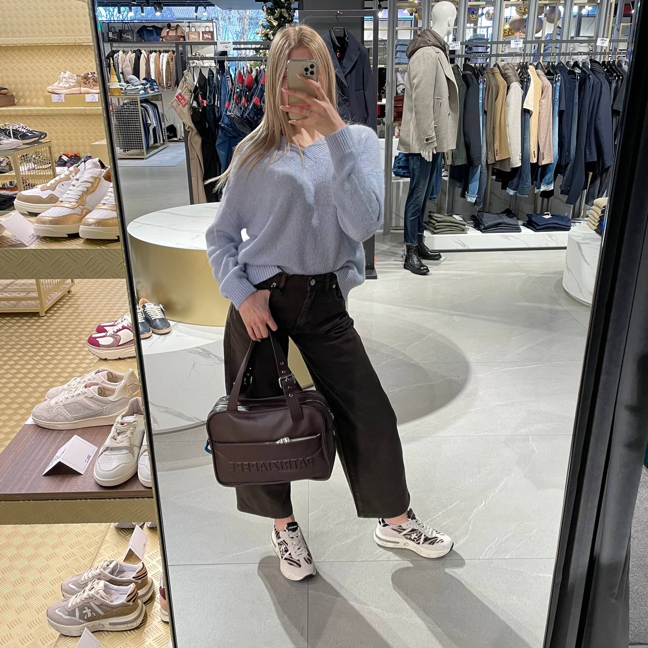 Haveone maglione scollo V in lana azzurro