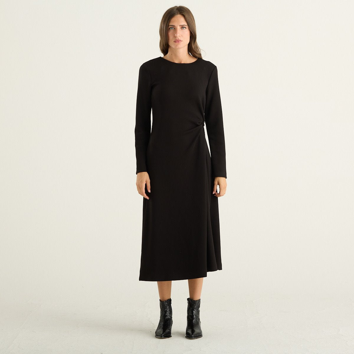 Meimeij abito midi donna nero con drappeggio laterale e maniche lunghe