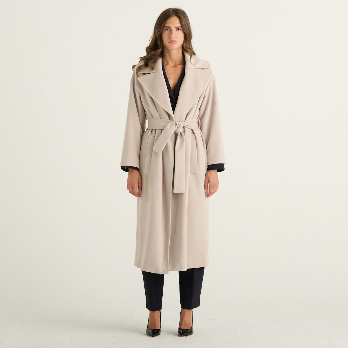 Souvenir – Cappotto lungo beige con cintura