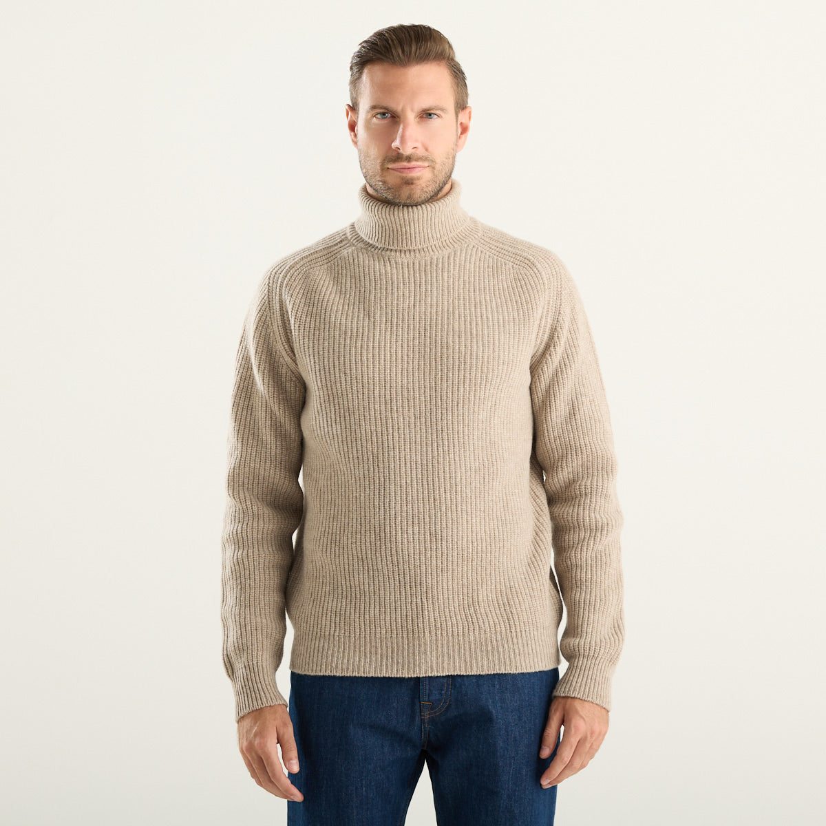 Cruna – Maglione dolcevita Ginza in lana merino beige