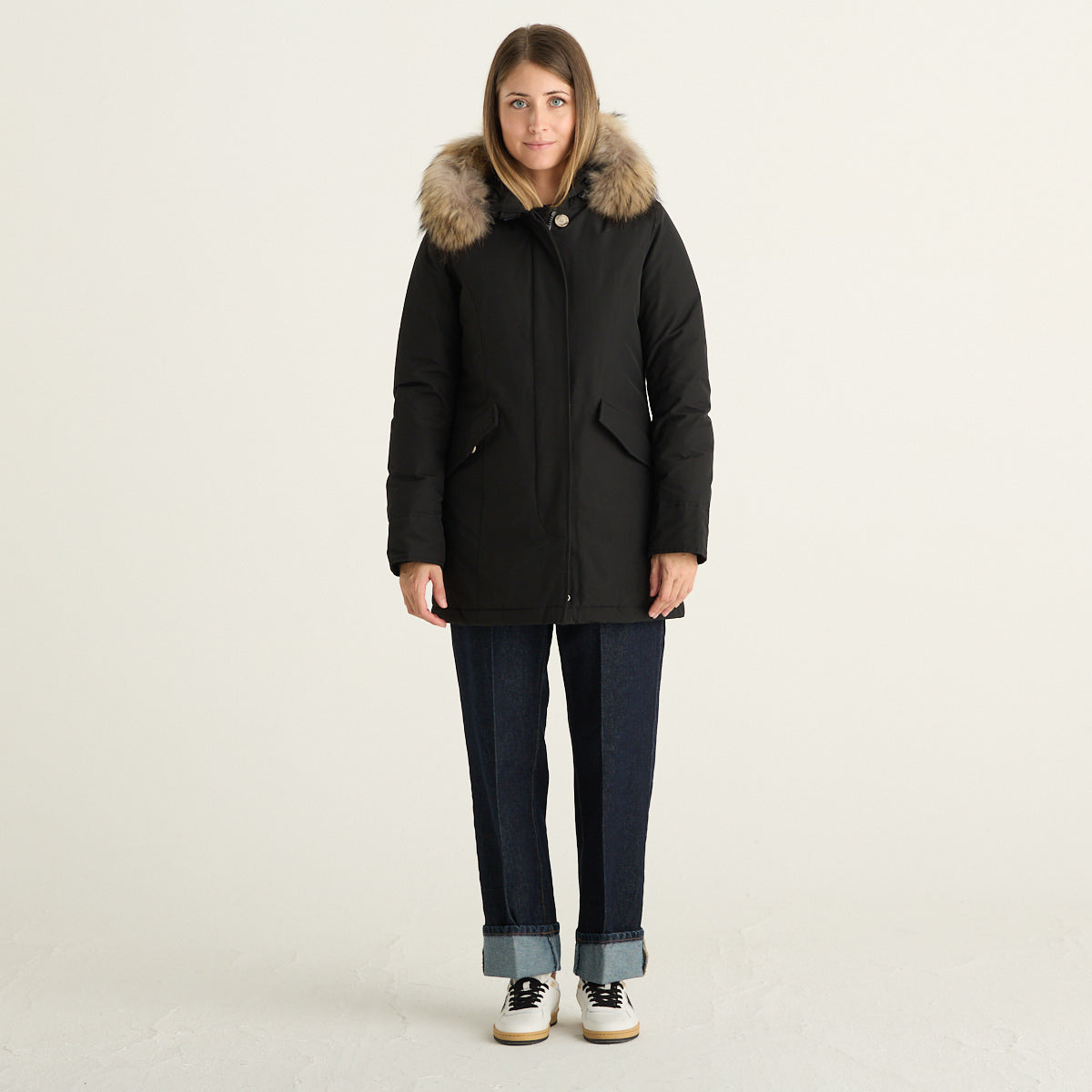 Woolrich parka donna Arctic Raccoon nero con cappuccio e pelliccia removibile