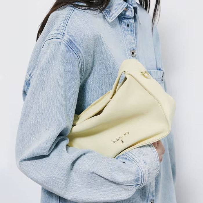 Patrizia Pepe borsa a spalla Contemporary Hobo piccola in pelle panna