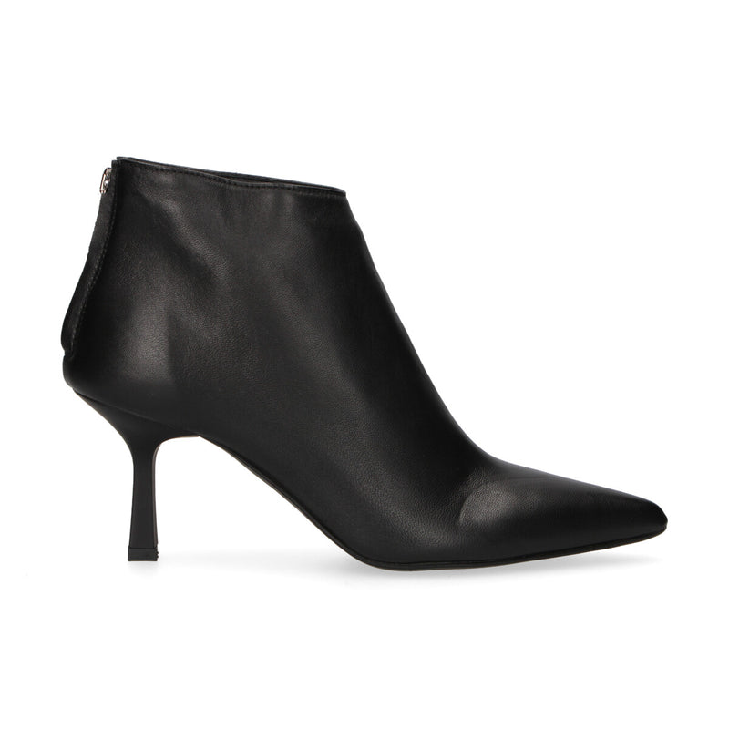 Ovyè tronchetto in pelle nera