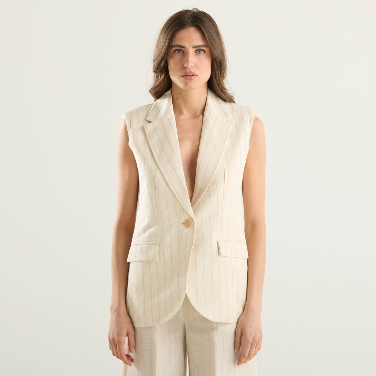 Souvenir giacca smanicata gessata panna