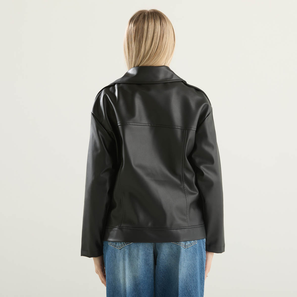 Haveone chiodo in ecopelle over nero