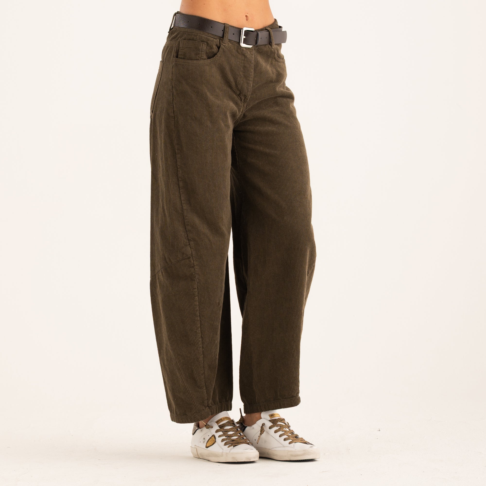 Haveone pantalone in velluto con cintura verde