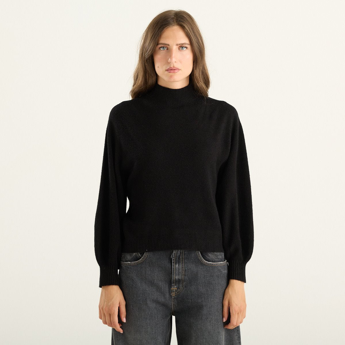 Haveone maglia donna nera con collo alto e maniche a palloncino