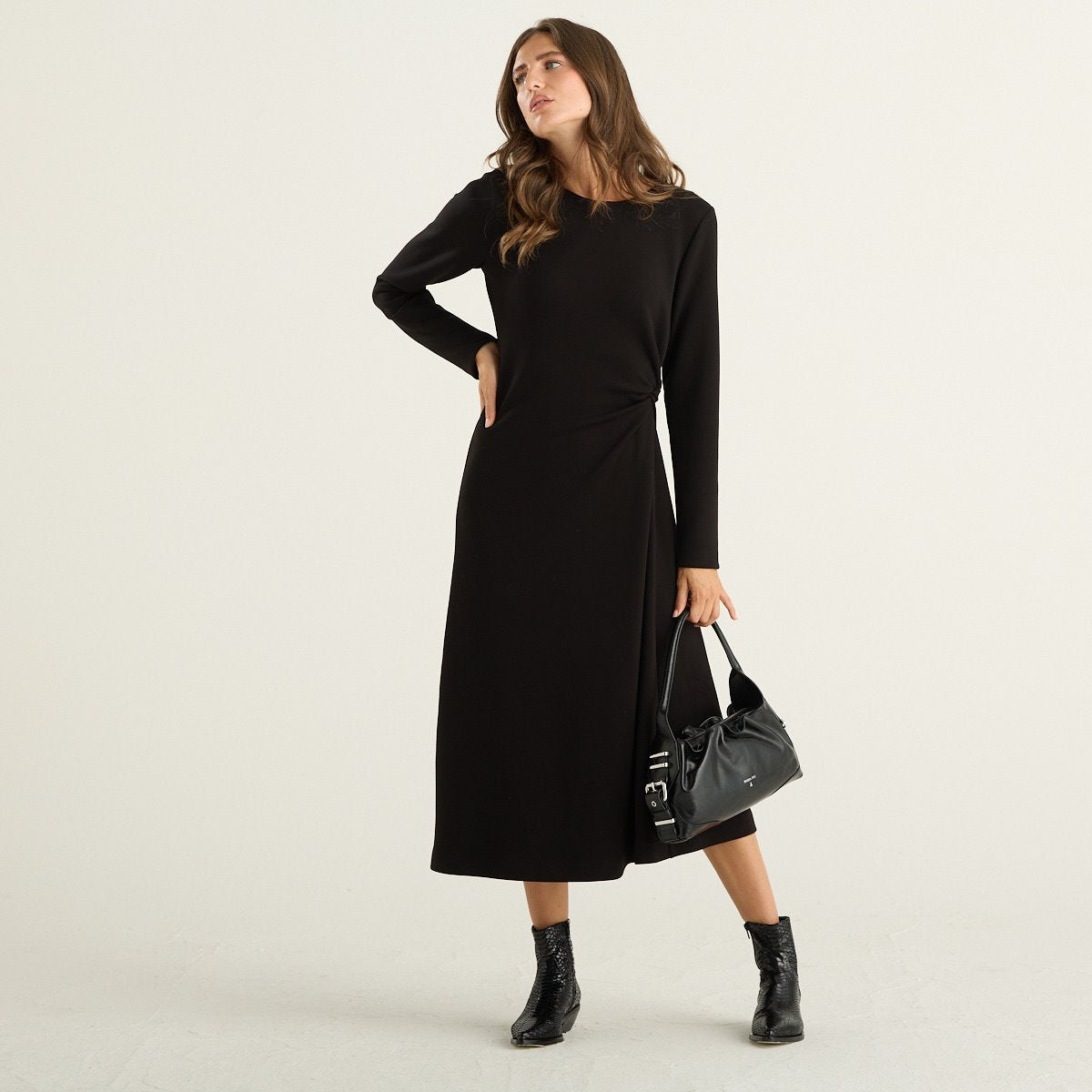 Meimeij abito midi donna nero con drappeggio laterale e maniche lunghe
