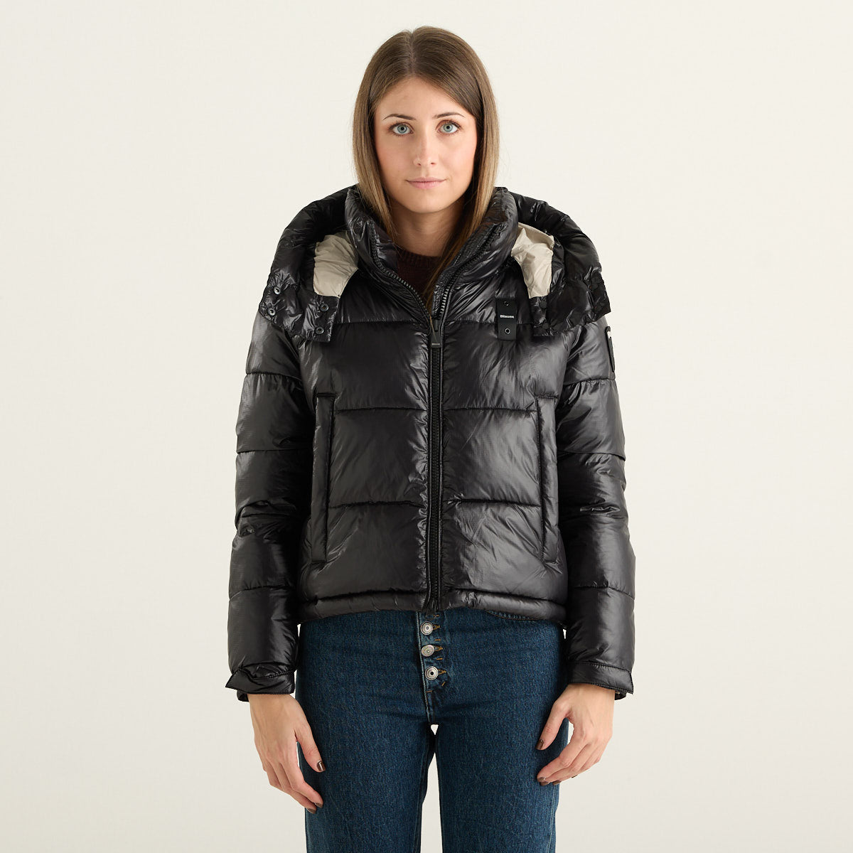 Blauer Piumino Corto Donna Nero Lucido con Cappuccio e Zip Frontale