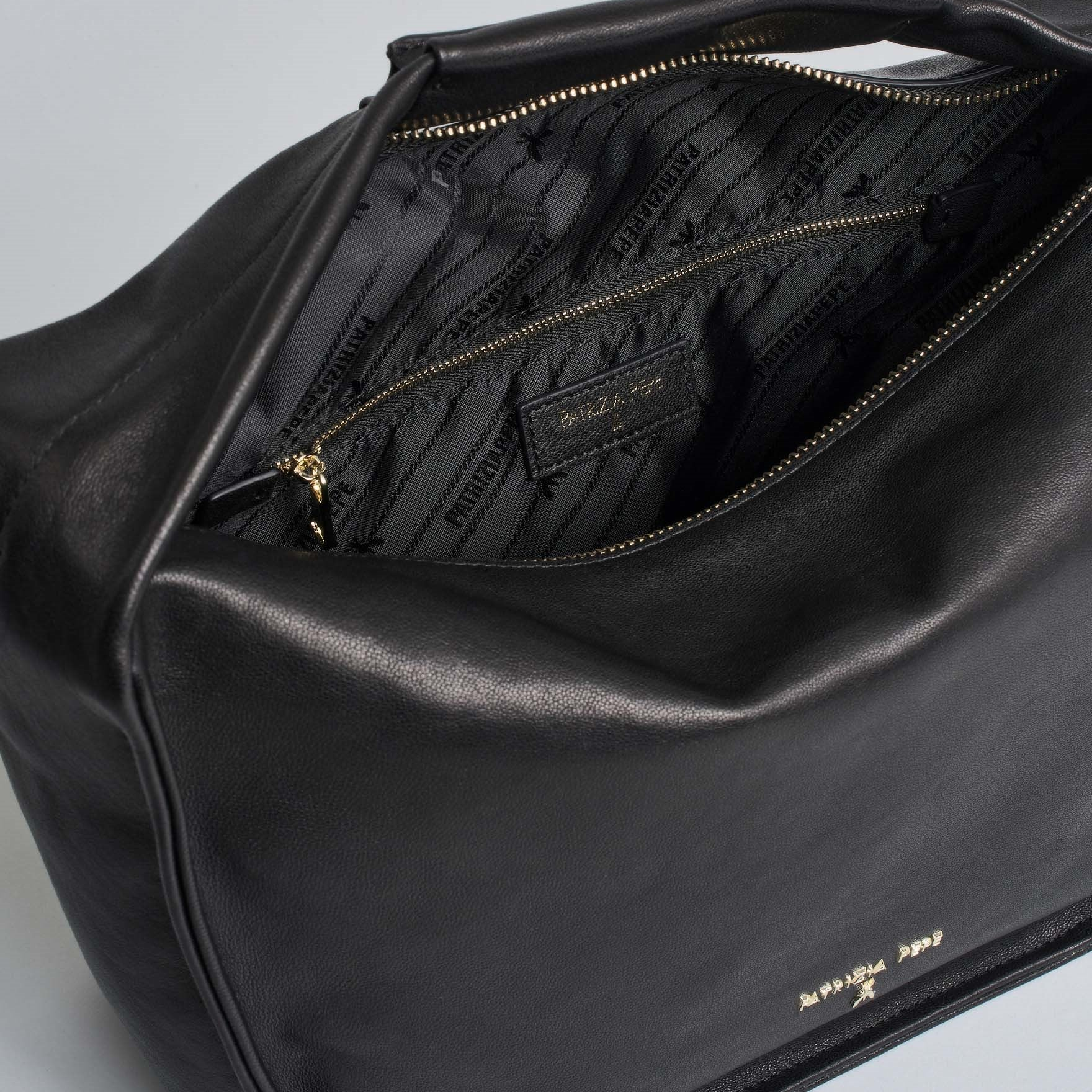 Patrizia Pepe borsa a spalla Contemporary Hobo grande in pelle nera