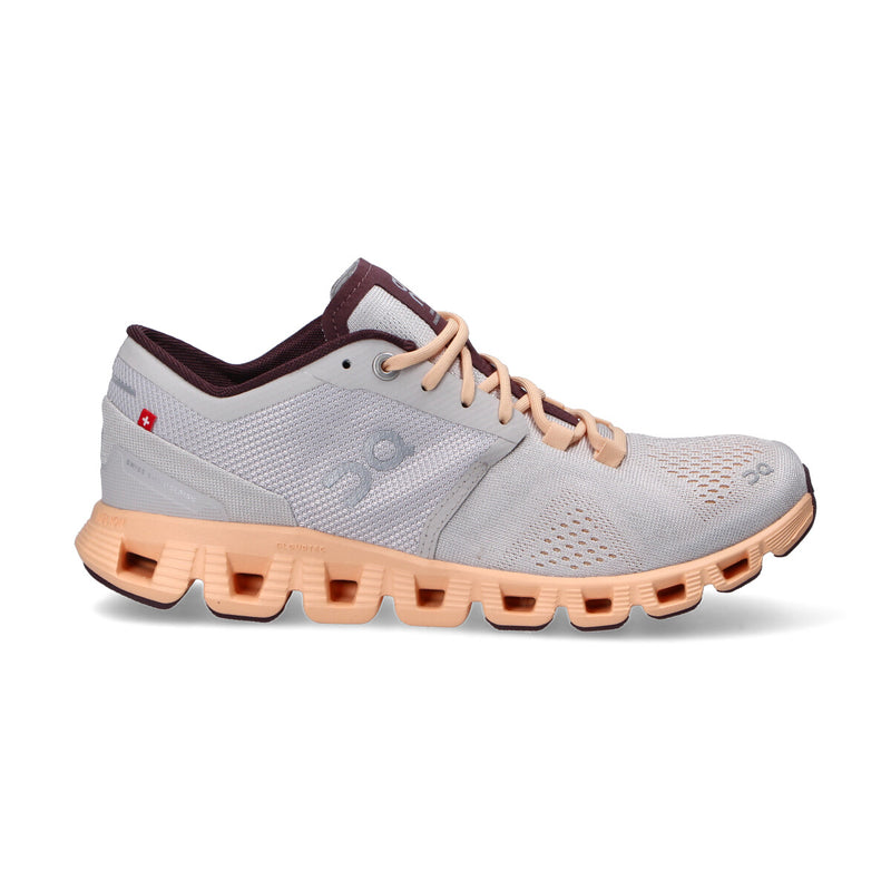 Sneakers ON modello Cloud Almond